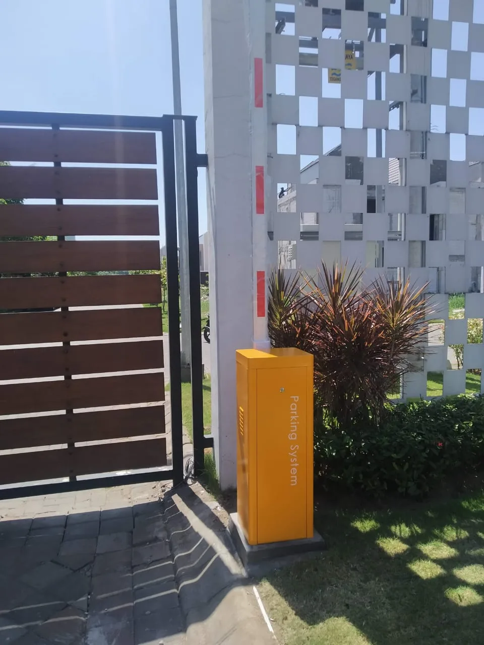 Sistem Parkir Manless