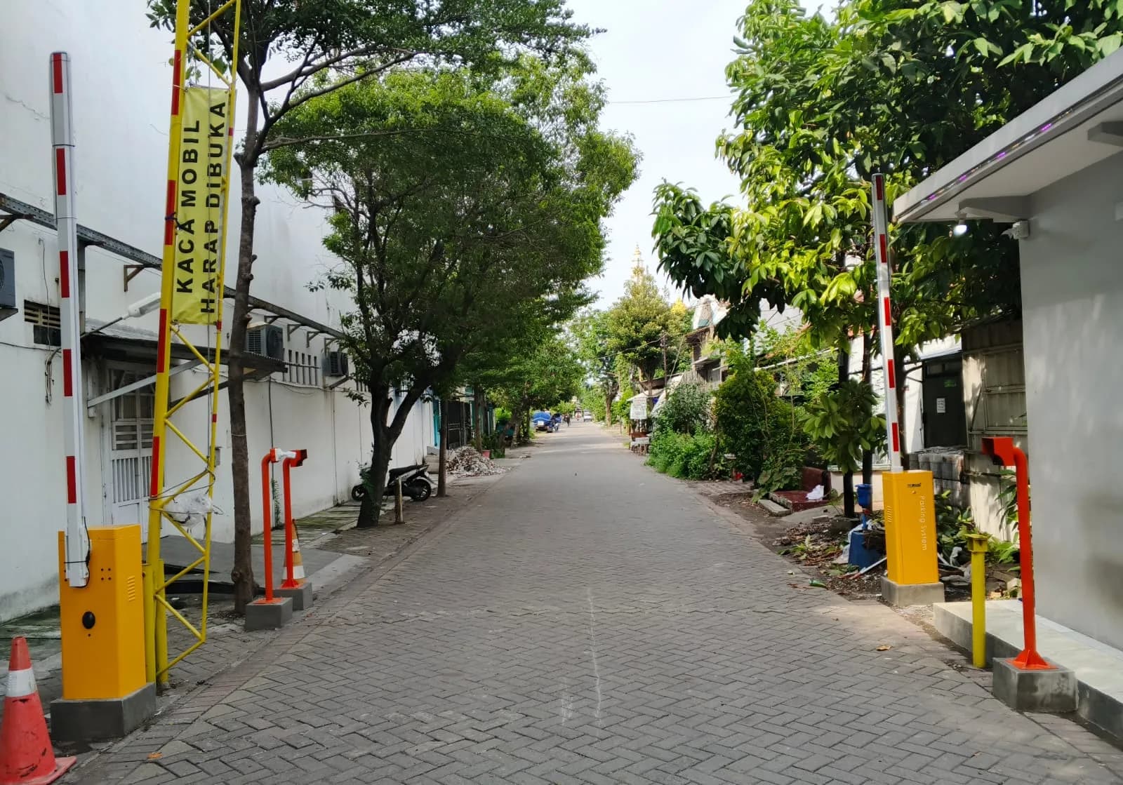 Barrier Gate Akses Warga